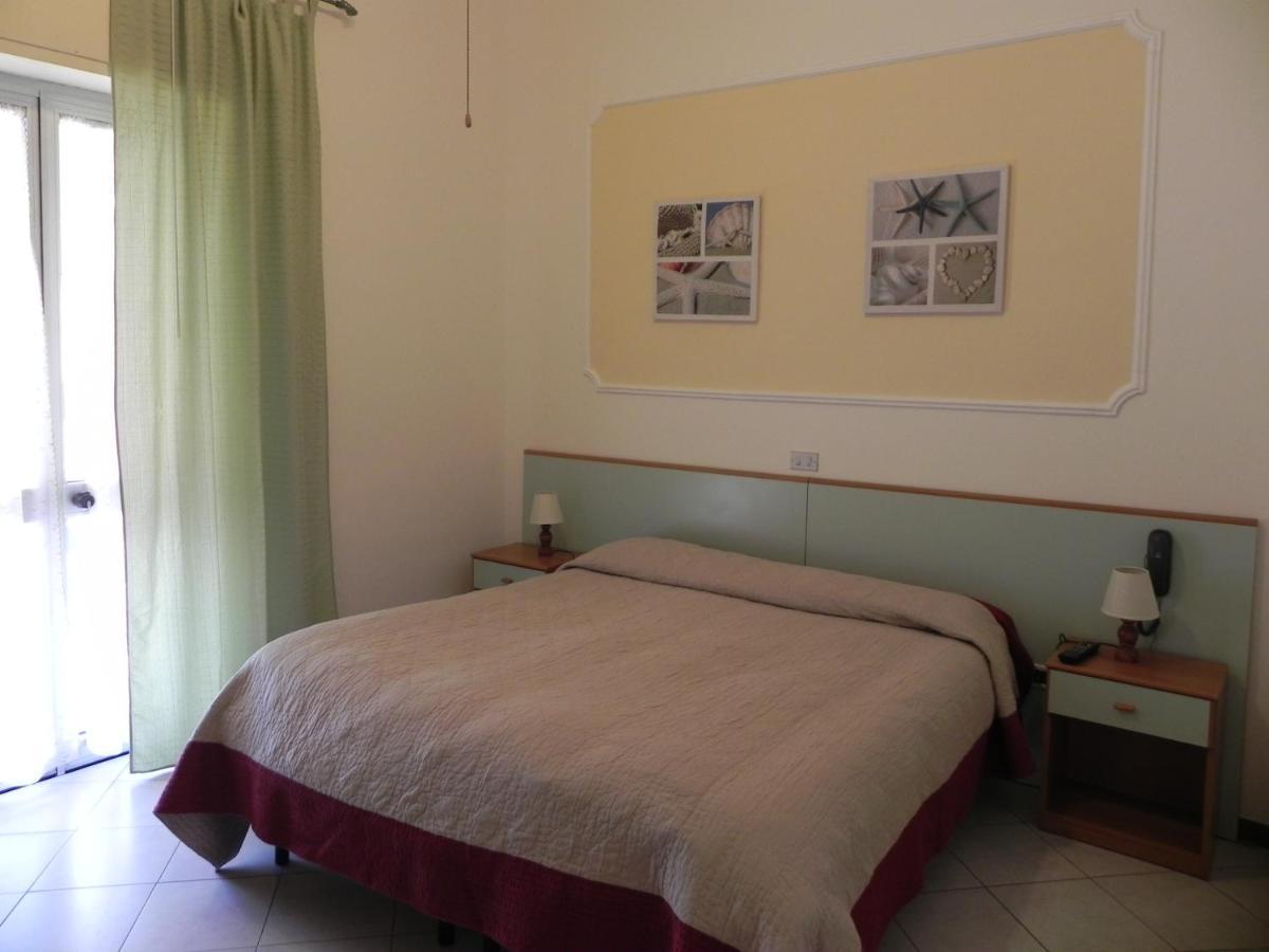 Hotel Ondina Viareggio Esterno foto