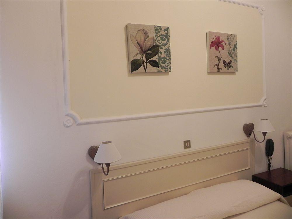 Hotel Ondina Viareggio Esterno foto