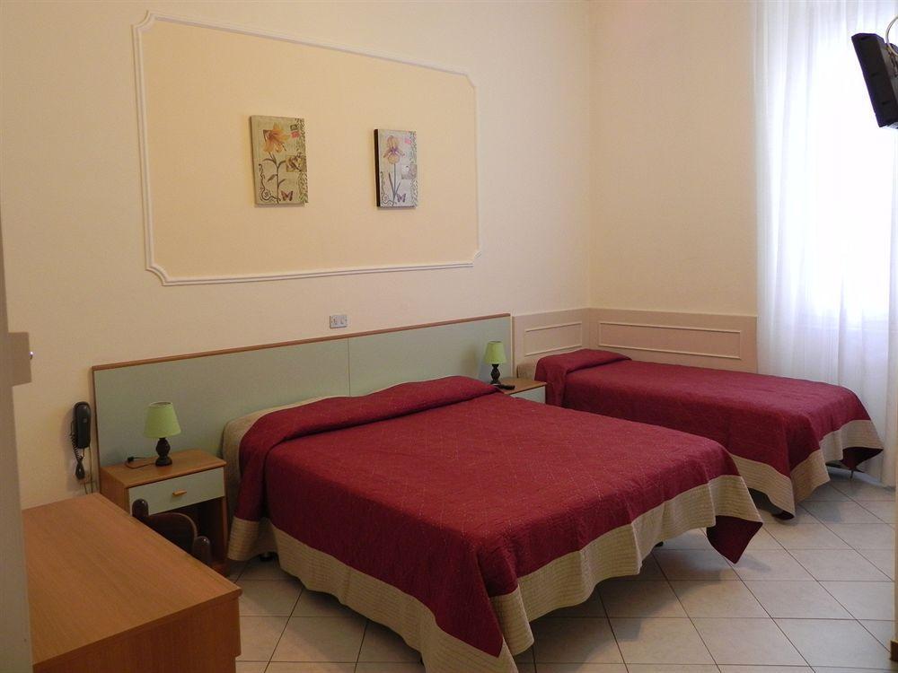 Hotel Ondina Viareggio Esterno foto