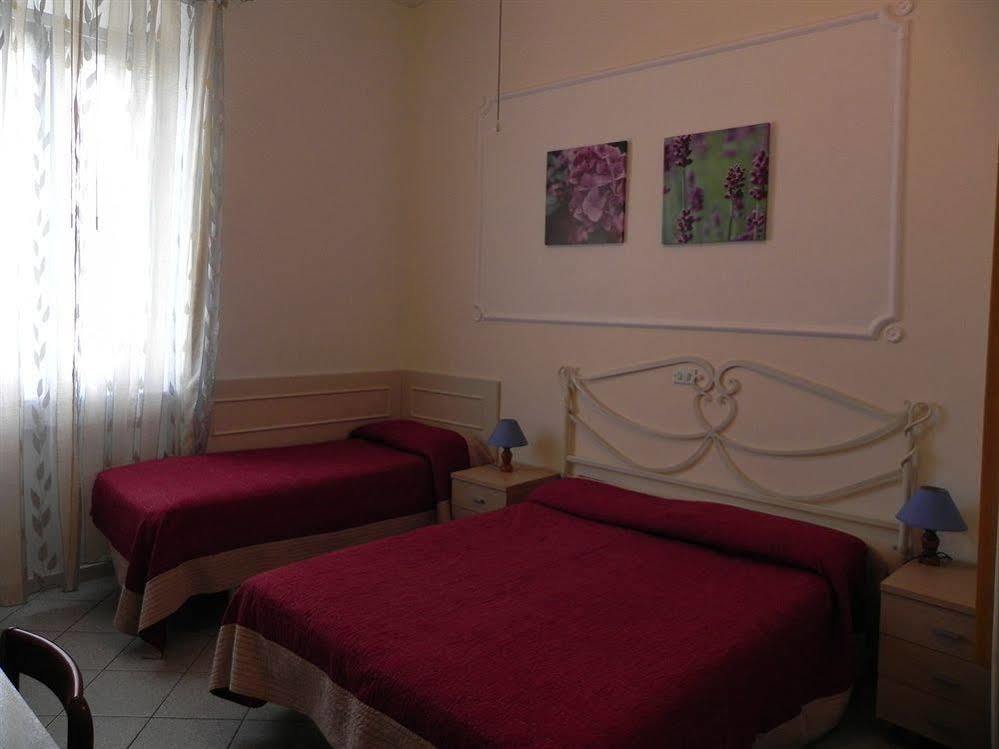 Hotel Ondina Viareggio Esterno foto