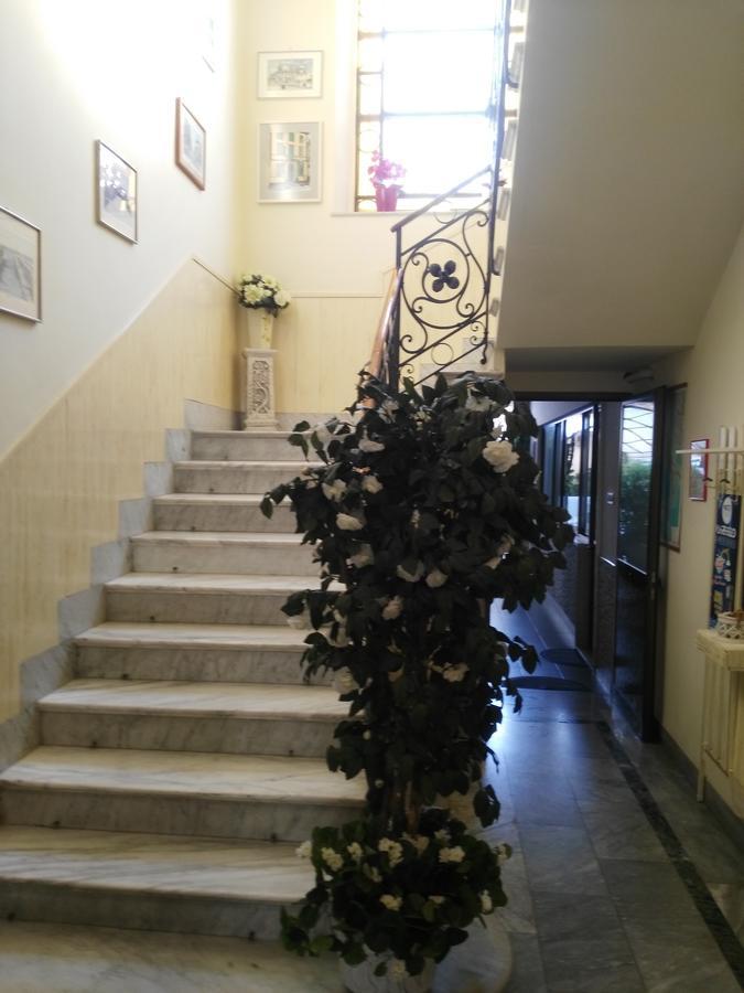 Hotel Ondina Viareggio Esterno foto